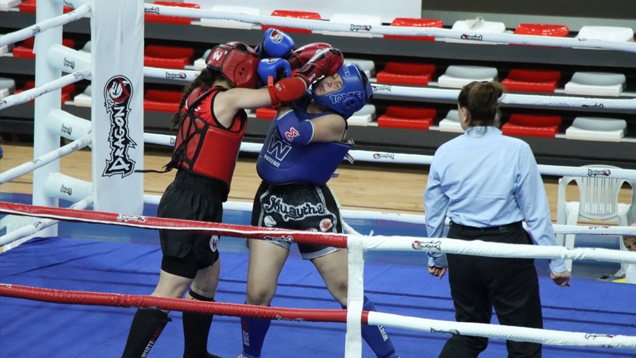 Kırklareli'de Gençler Türkiye Muaythai Şampiyonası Devam Ediyor