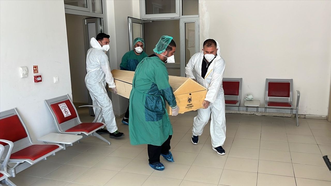 KKKA Şüphesiyle Tedavi Gören Kadın Hayatını Kaybetti