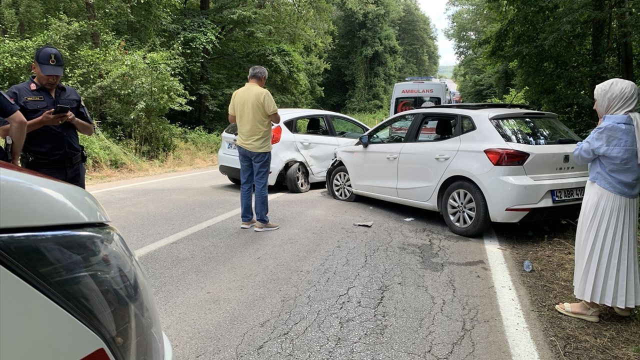 Kocaeli'de Otomobil Kazası: 6 Yaralı