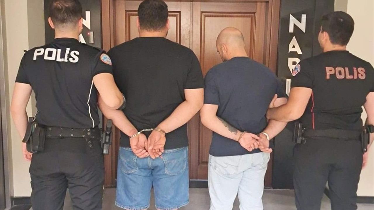 Kocaeli'de Uyuşturucu Hap Tacirlerine Tutuklama