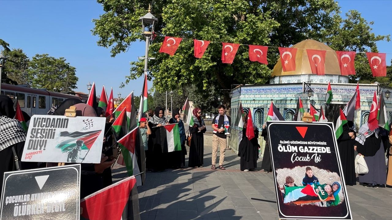 Konya'da Gazze İçin Destek Gösterisi Düzenlendi