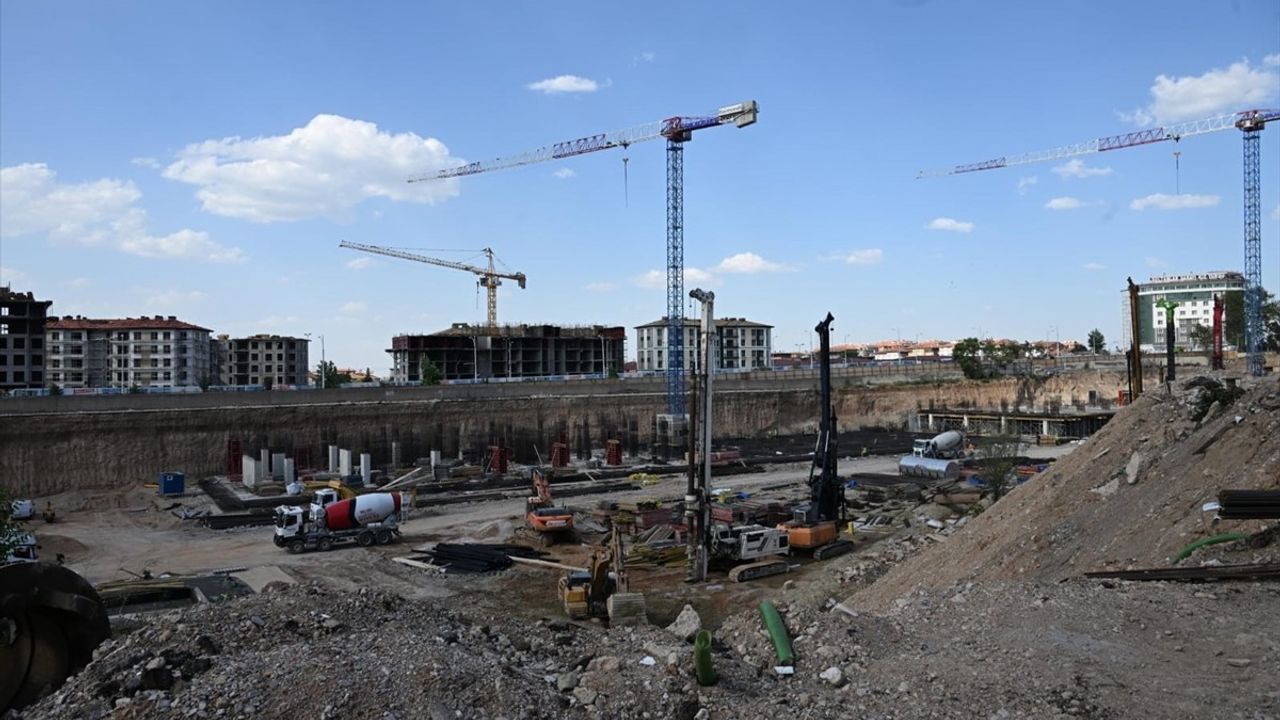 Malatya'da Deprem Konutları ve İş Yeri İnşaatları Hızla Devam Ediyor