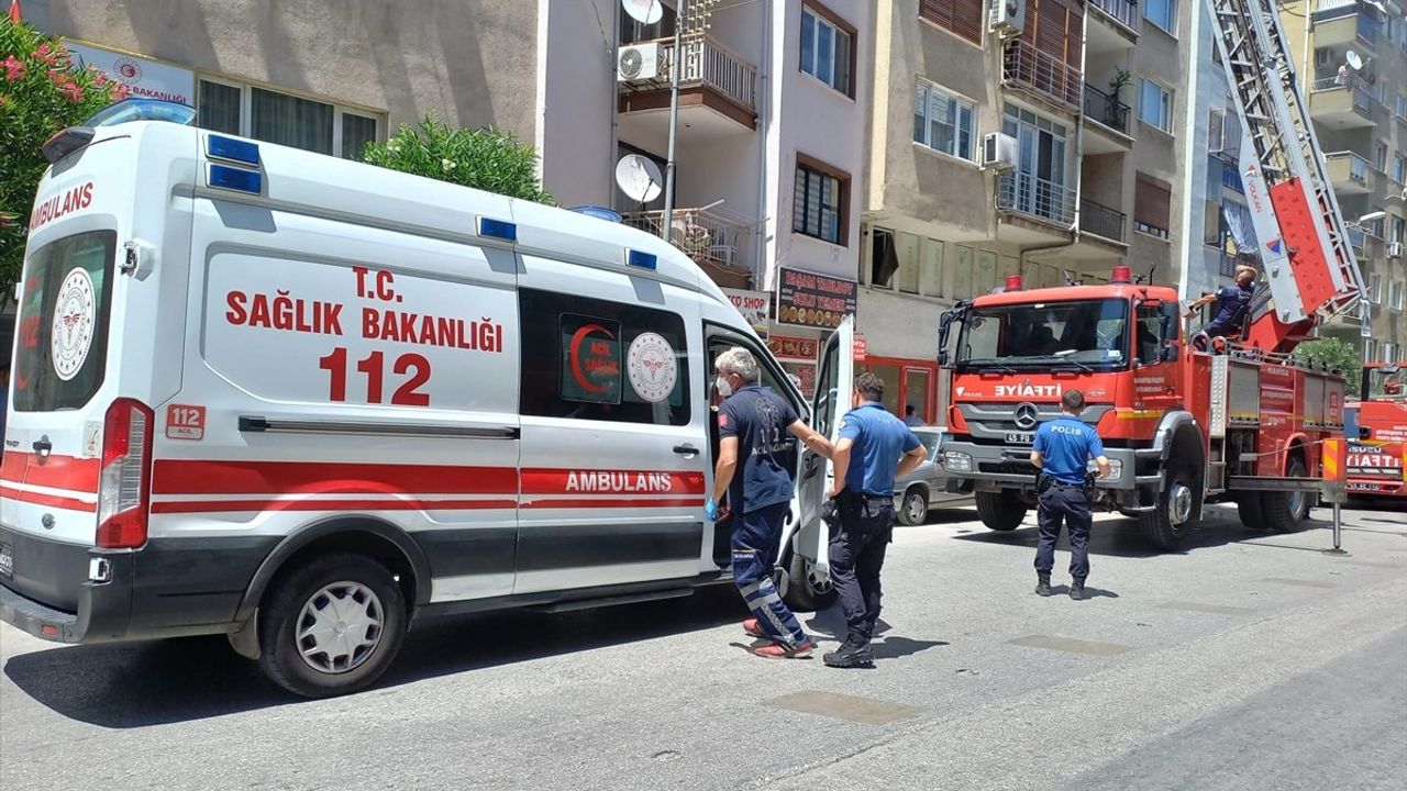 Manisa'da Asansörde Yangın, 65 Yaşındaki Kişi Dumandan Etkilendi