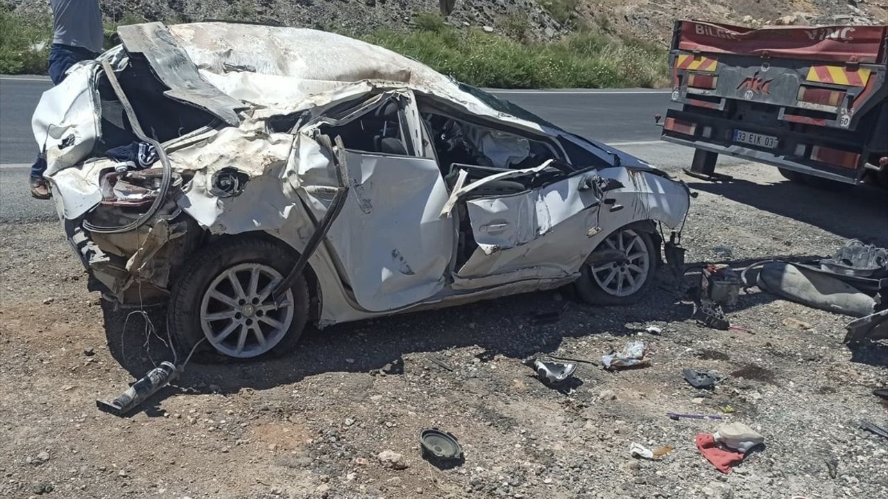 Mardin'de Otomobil Devrildi: 1 Ölü, 1 Yaralı