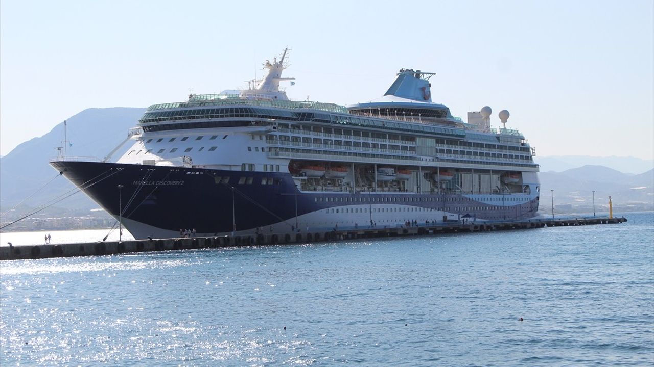 Marella Discovery 2 Kruvaziyeri Alanya Limanı'nda