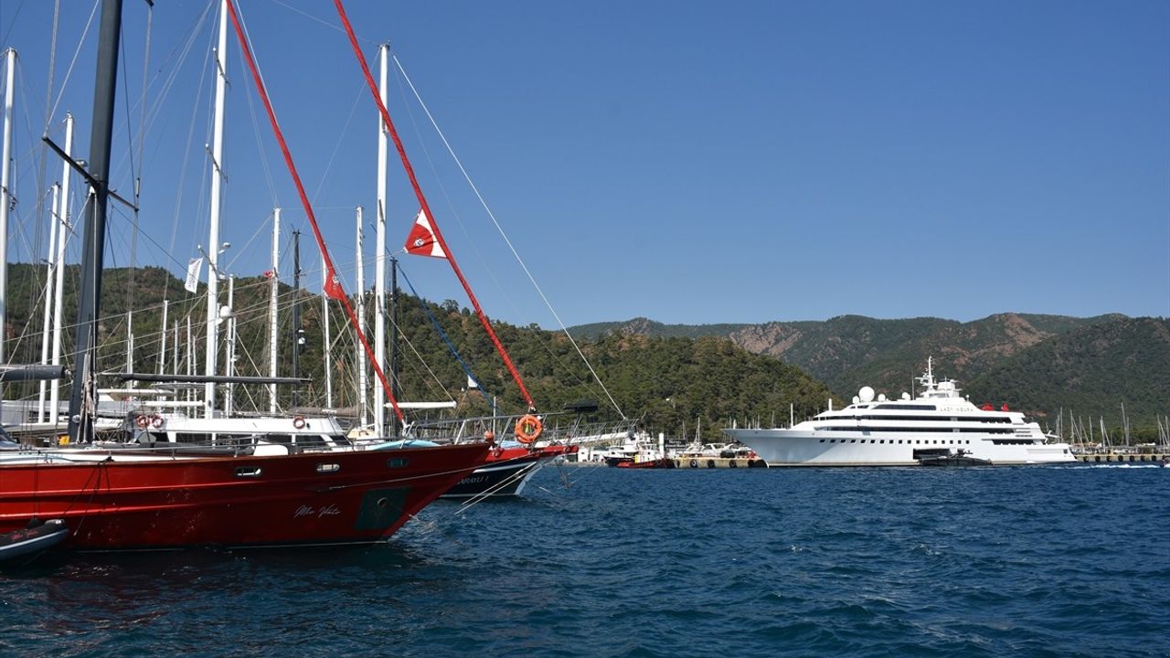 Marmaris'te Lüks Yat 'Lady Moura' Ziyareti