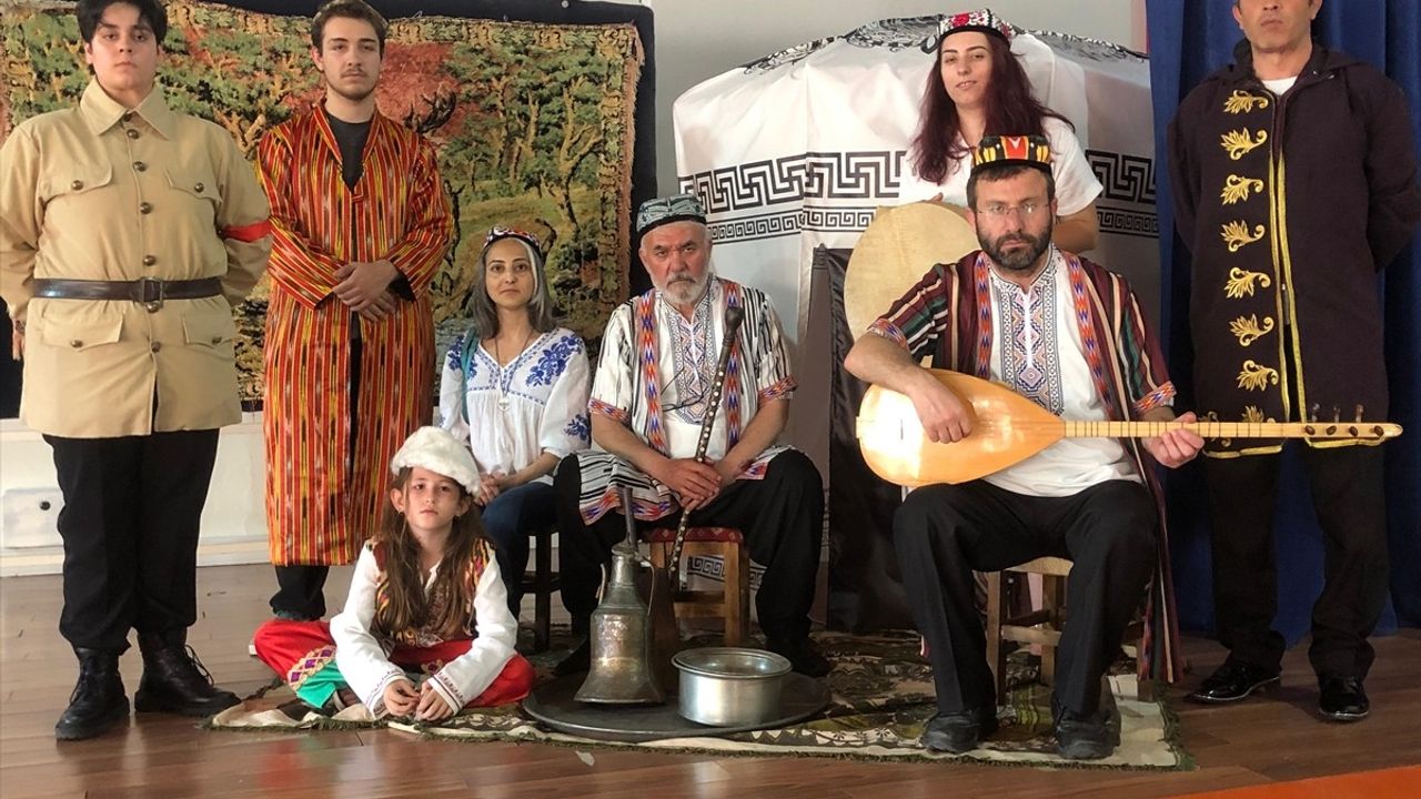 Mavi Gök Nerede Tiyatrosu Yarın Akşam Tuzla'da Sahnelenecek