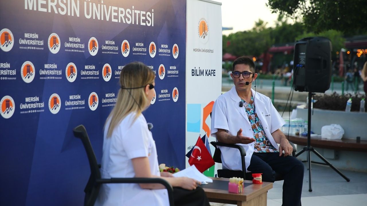 Mersin'de Ağız ve Diş Sağlığına Dair Bilimsel Söyleşi Düzenlendi