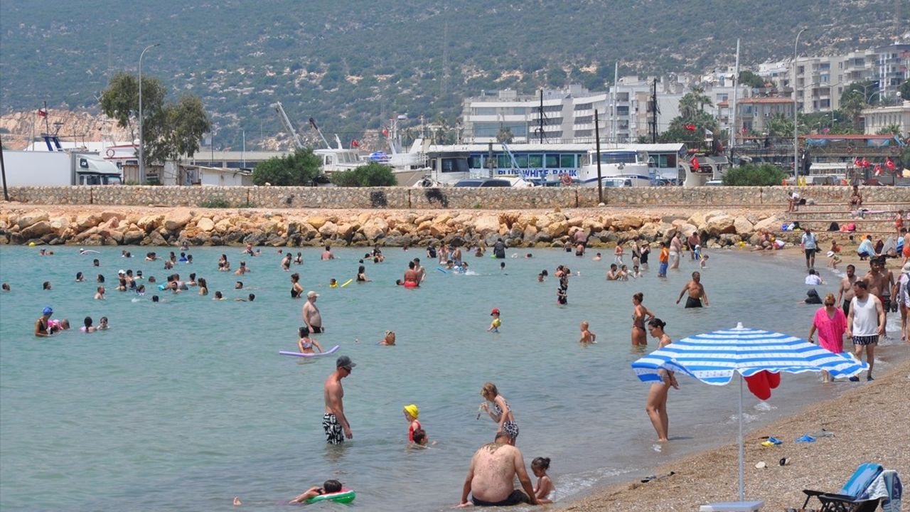 Mersin Sahillerinde Bayram Hareketliliği