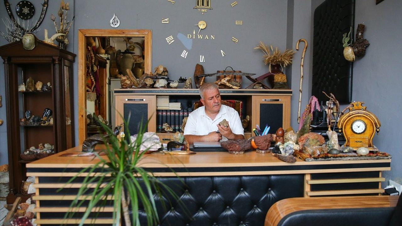 Mersinli Doğa Tutkunu Hüseyin Durer'in Taş Koleksiyonu