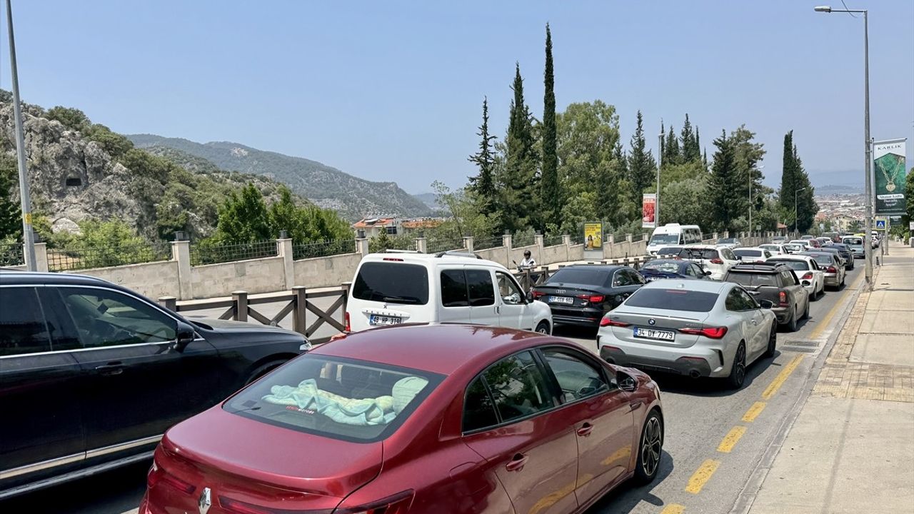 Muğla'da Dönüş Trafiği Yoğunlaştı