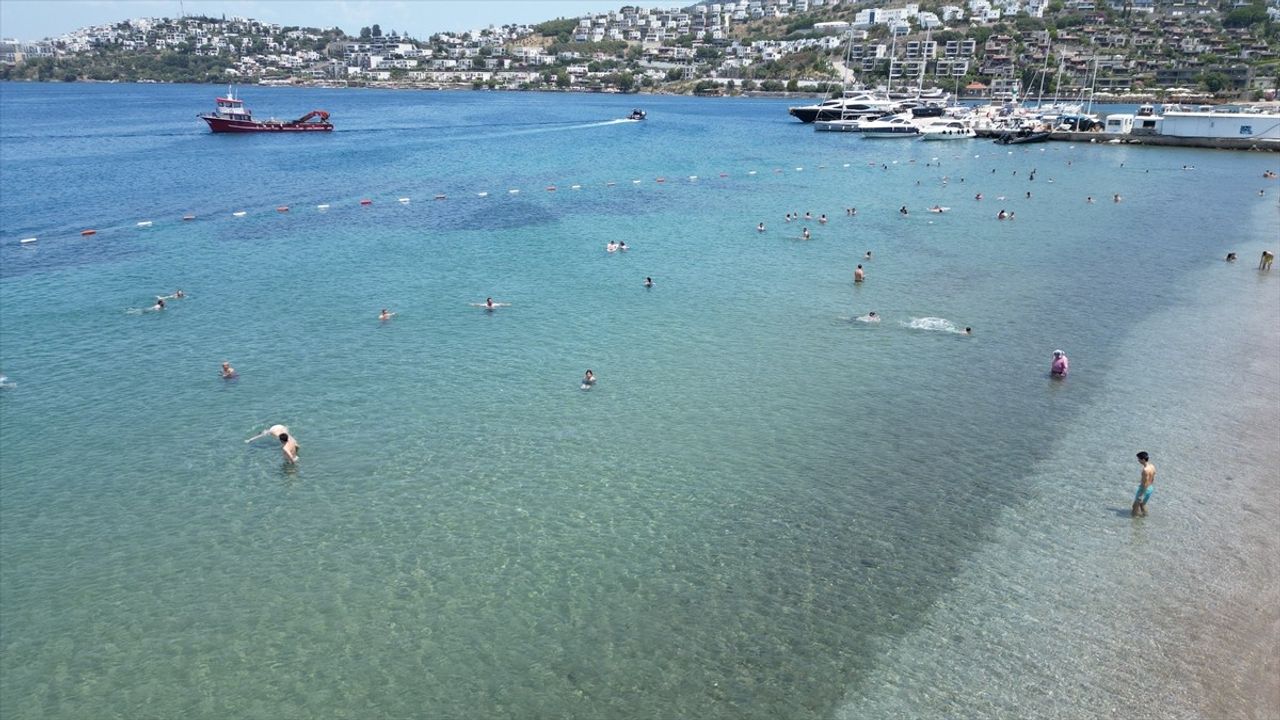 Muğla Sahilleri Bayramda Dolu Düşünüyor