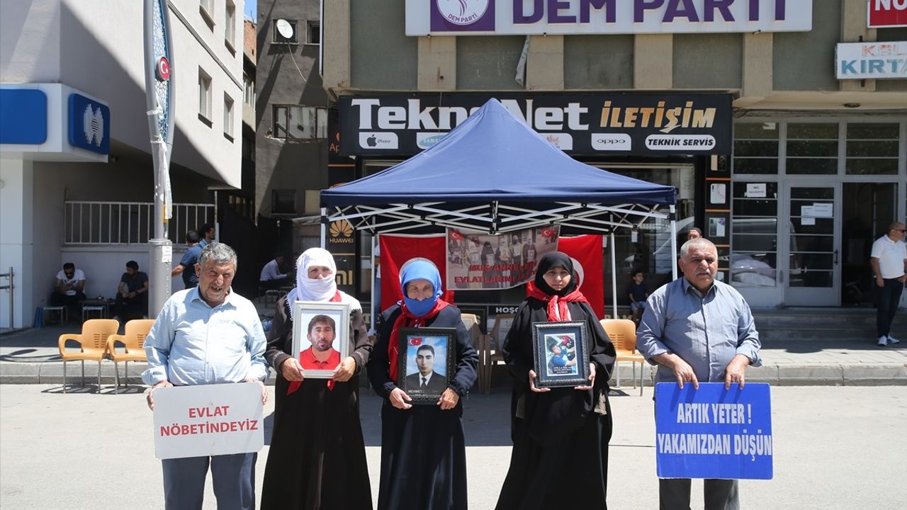 Muş'ta Aileler Terör Kurbanı Çocukları İçin Eylemde