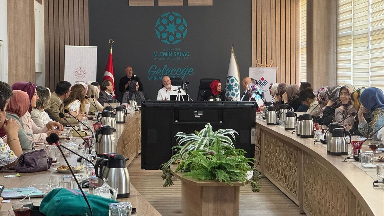 Mustafa Kutlu, Anadolu Mektebi Programında Öğretmenlerle Bir Araya Geldi