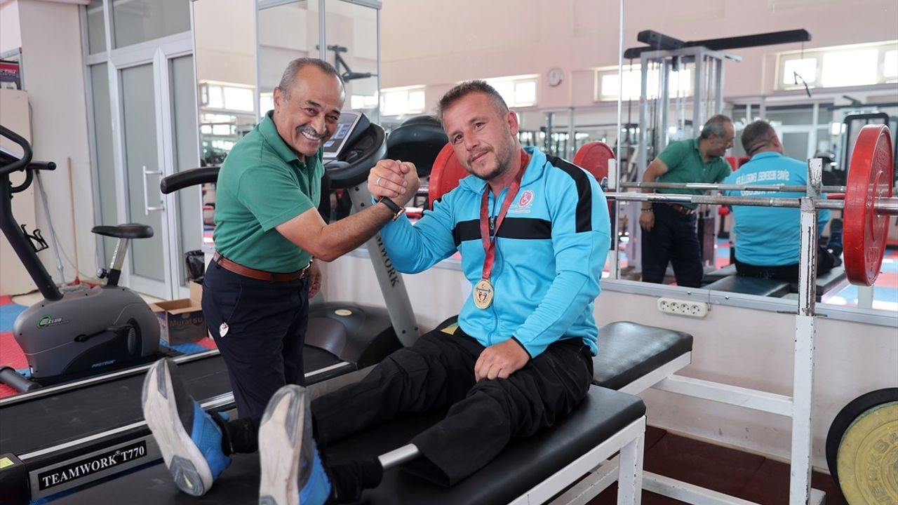 Rekortmen Halterci Mustafa Gül, Avrupa Şampiyonluğu İçin Hazırlanıyor