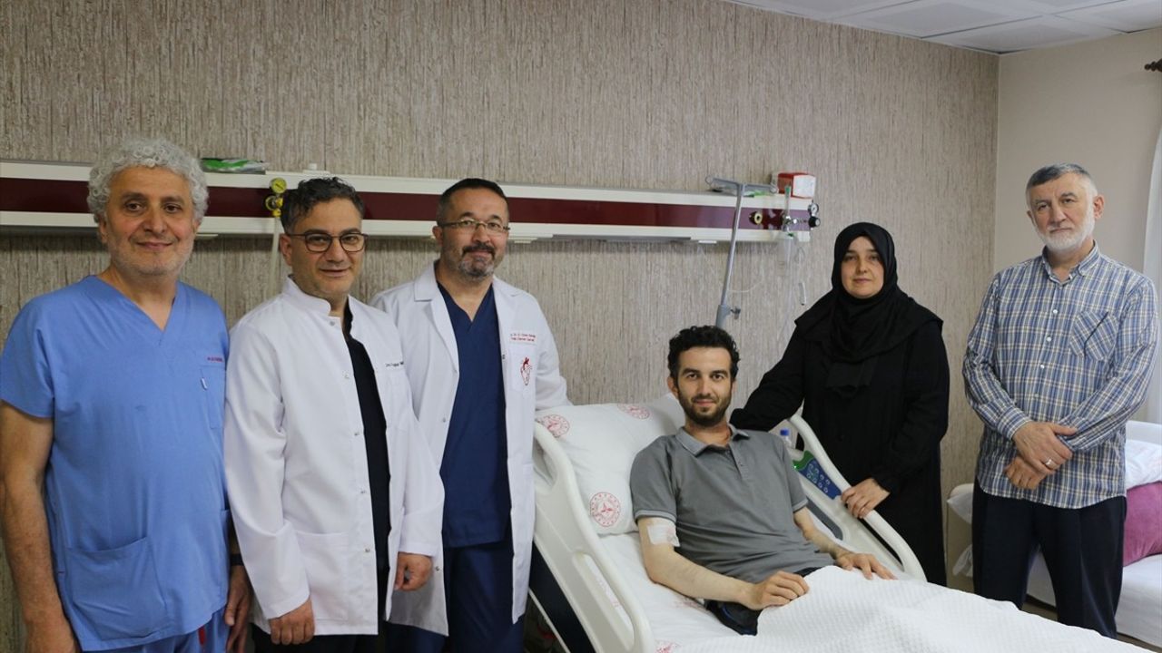 Rize'de Hibrit Yöntemle Aort Yırtığı Tedavisi Başarıyla Gerçekleştirildi