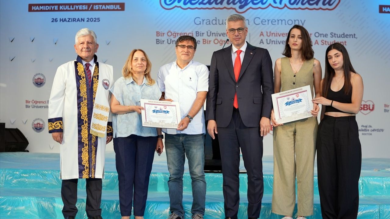 Sağlık Bilimleri Üniversitesi Mezuniyet Töreni: Sağlık Bakanı Memişoğlu'ndan Önemli Mesajlar