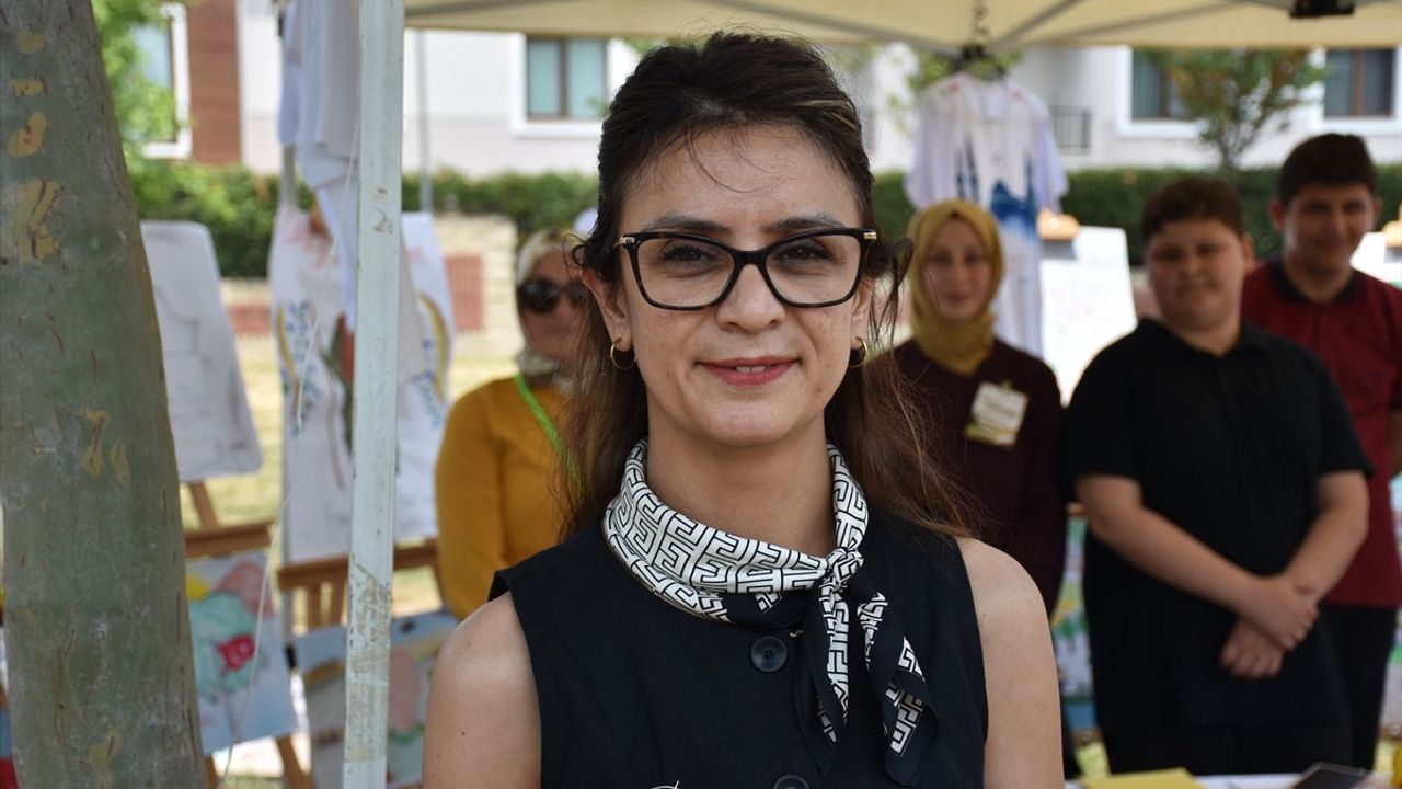 Sakarya'da 'Dilimizin Zenginlikleri Projesi' Sergisi Renkli Görüntülere Sahne Oldu