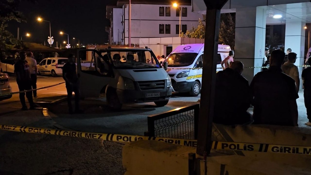 Sakarya'da Hastane Bahçesinde Cinayet: Bir Köylü Hayatını Kaybetti