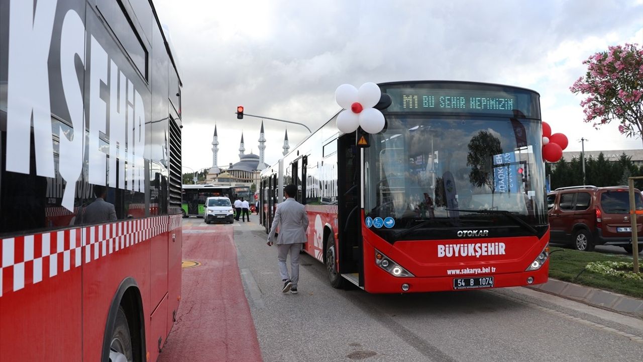 Sakarya'da İlk Metrobüs Hattının Deneme Seferi Gerçekleştirildi