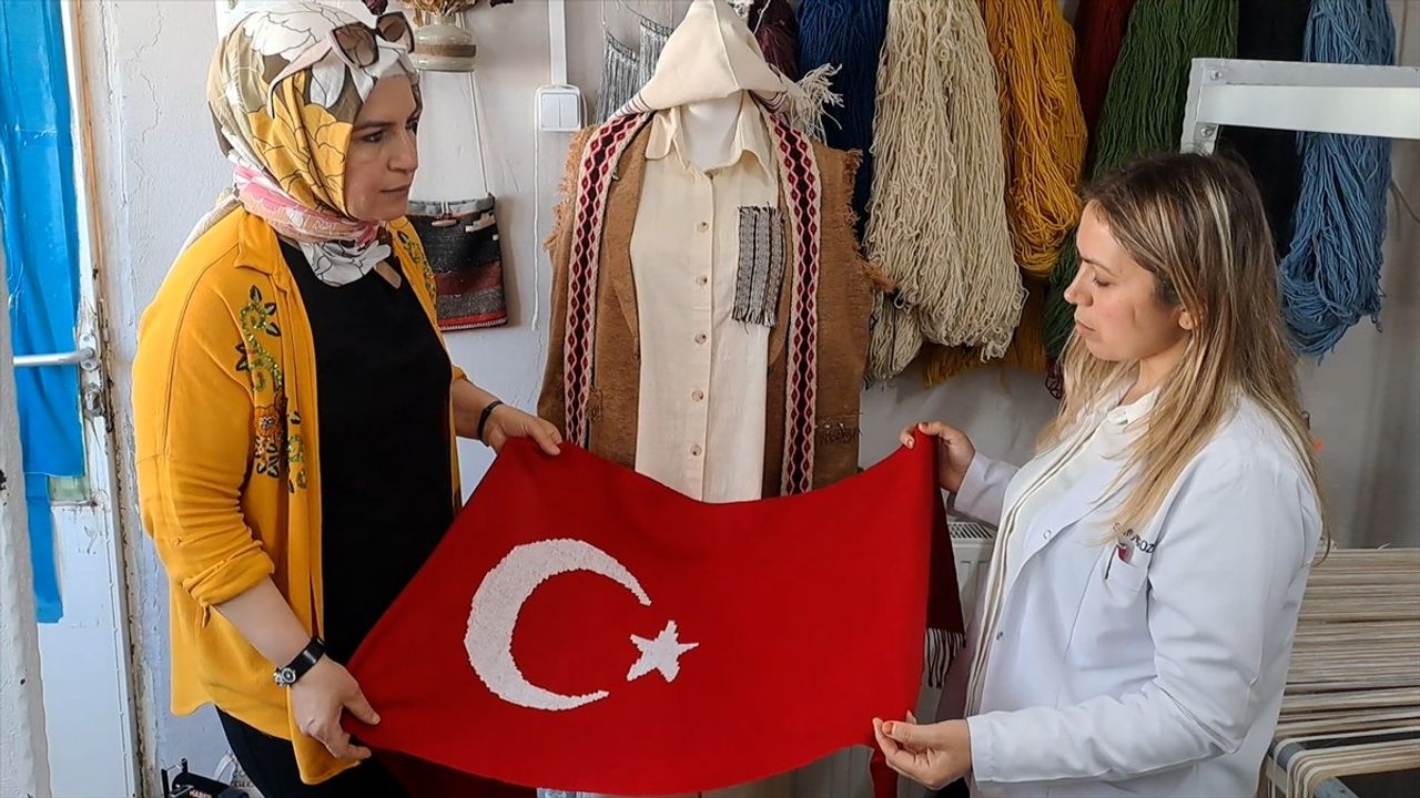 Sakarya'da Kadınlar Doğal Kumaş Dokumacılığı ile Ekonomik Katkı Sağlıyor