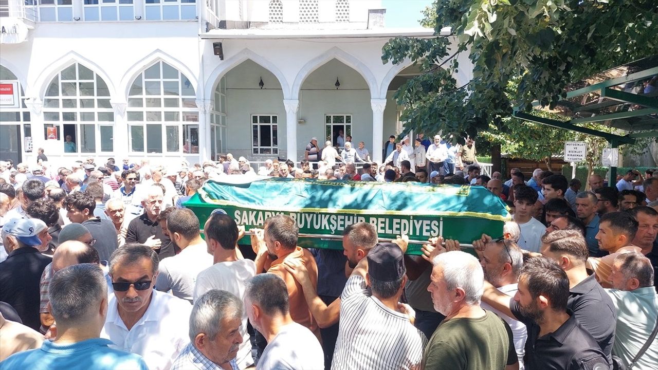 Sakarya'da Motosiklet Kazası: Genç Sürücü Hayatını Kaybetti