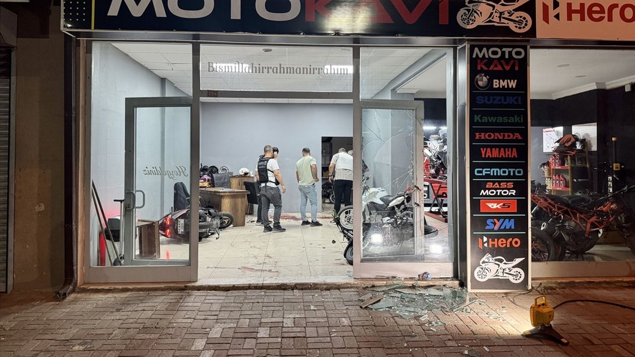 Sakarya'da Polislere Ateş Açan Şüpheli Bacağından Yaralandı
