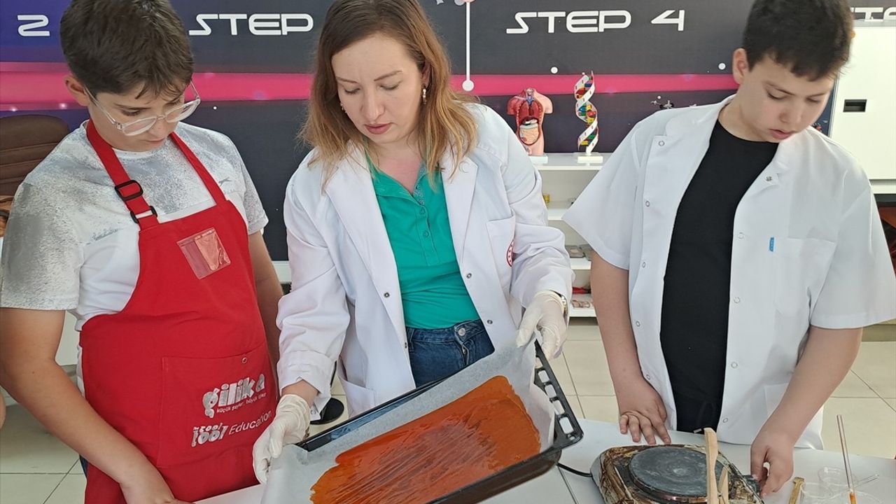 Sakarya'daki Öğrenciler Bal Kabağından Çevre Dostu Biyoplastik Üretti