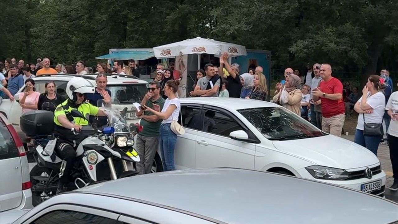 Samsun'da Trafik Polislerine Alkış: YKS Adayları Zamanında Sınav Merkezlerine Ulaşabildi