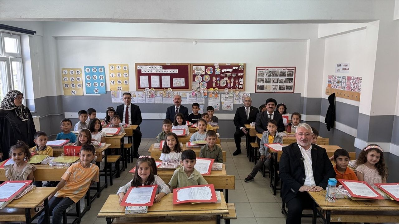 Samsun ve Çevresinde Karne Törenleri Coşkuyla Kutlandı
