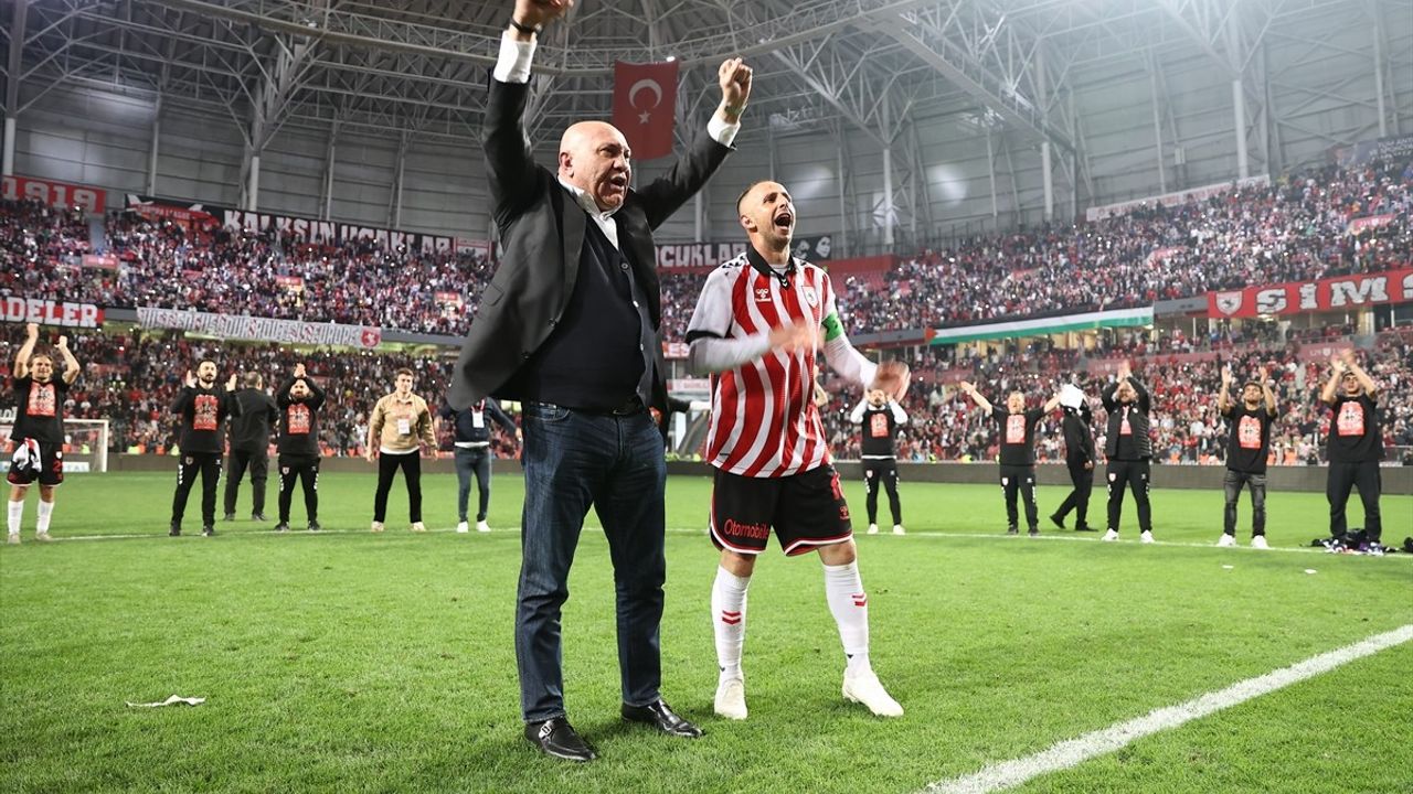 Samsunspor'un Başarılı Sezon Sonu Kutlaması