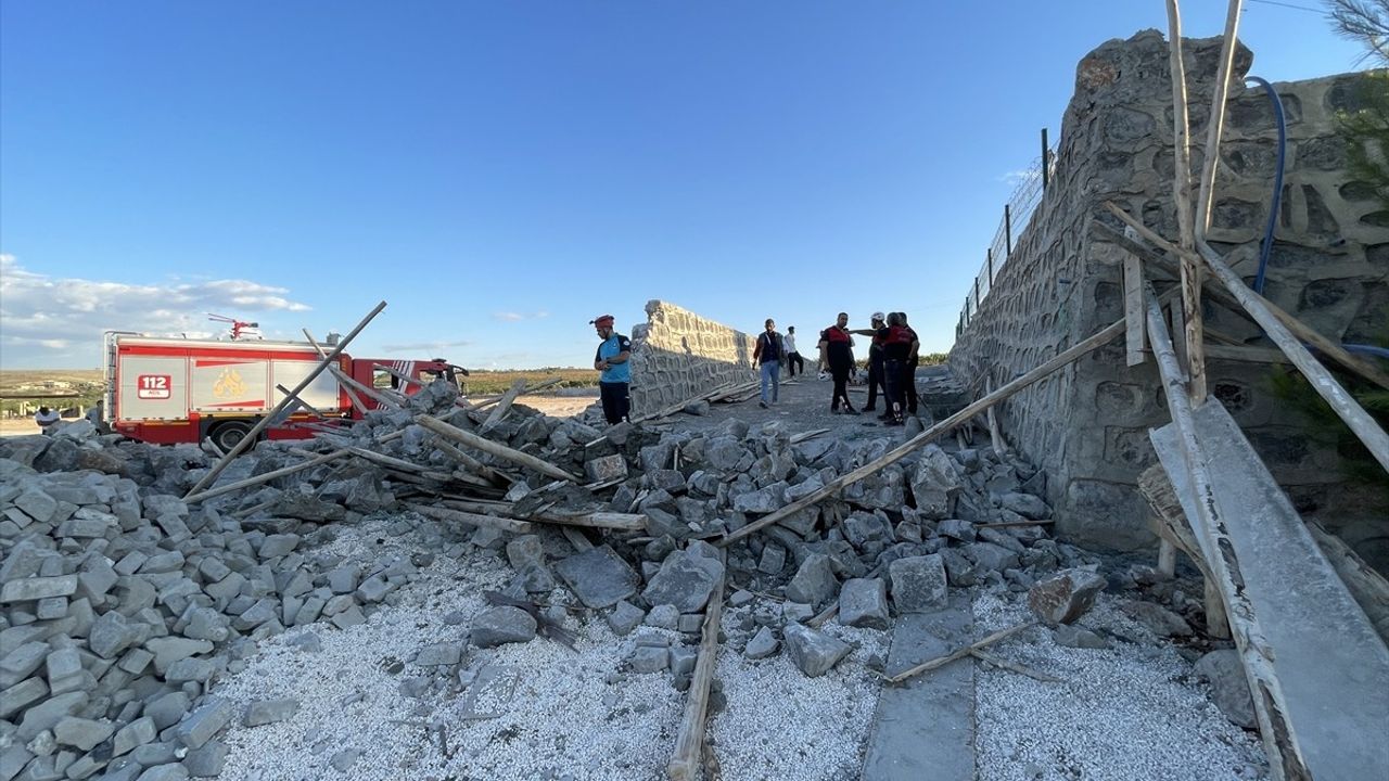 Şanlıurfa'da Çöken İstinat Duvarı 4 İşçiyi Yaraladı