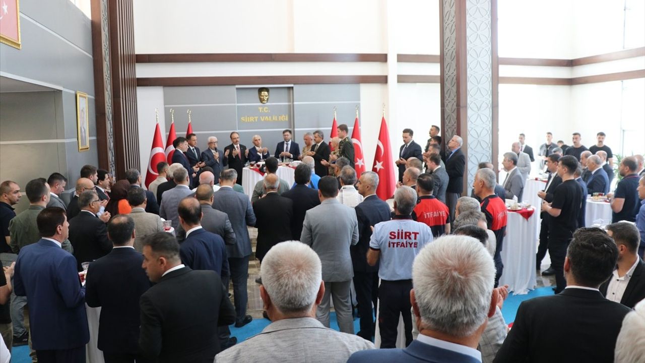 Siirt ve Bingöl'de Coşkulu Bayramlaşma Törenleri