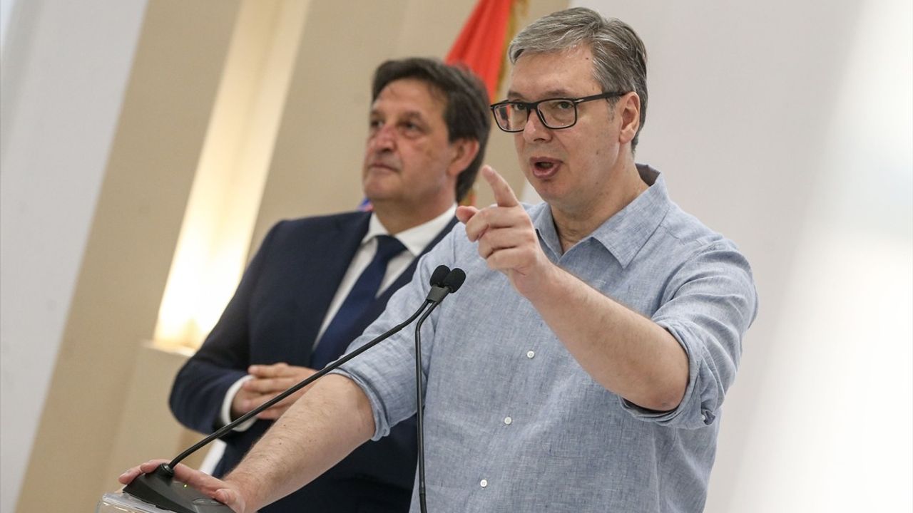 Sırbistan Cumhurbaşkanı Vucic'ten İsrail'e Mühimmat Satışında Duraklama