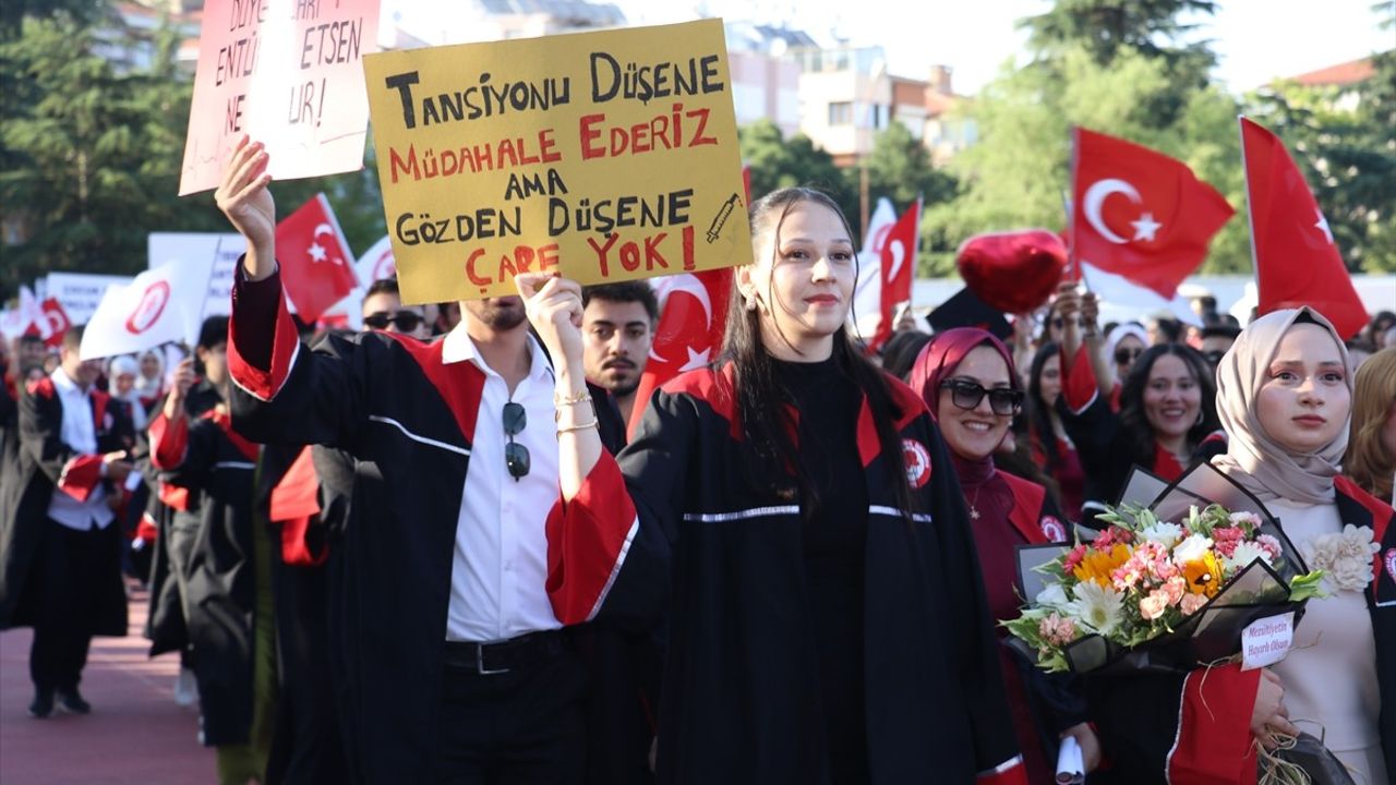 Süleyman Demirel Üniversitesi Mezuniyet Töreni Coşkuyla Gerçekleşti
