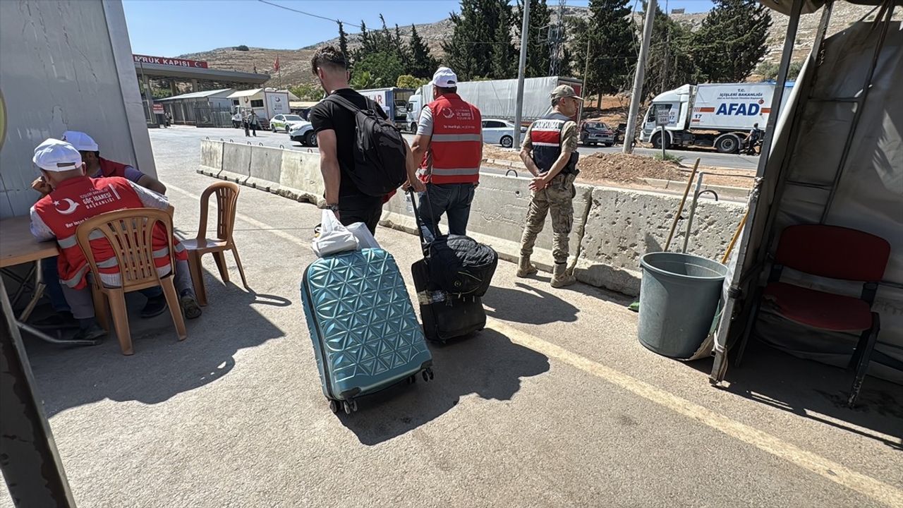 Suriyelilerin Hatay'dan Ülkelerine Dönüşü Devam Ediyor