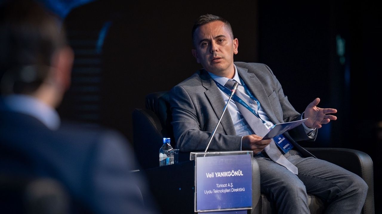 Takım Uyduların Geleceği: Bağlantısallığın Yeni Çağı Forumu'nda Masaya Yatırıldı