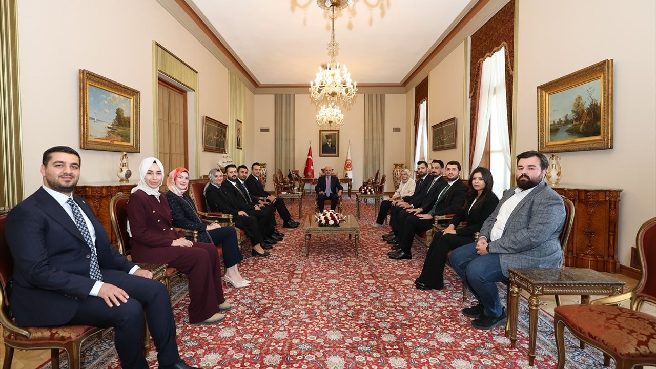 TBMM Başkanı Kurtulmuş, AK Parti Gençlik Kolları Başkanını Ağırladı