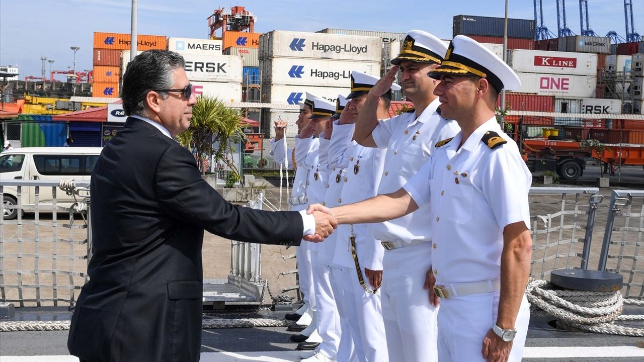 TCG Büyükada'nın Sri Lanka Liman Ziyareti: Deniz İşbirliği ve Diplomasi