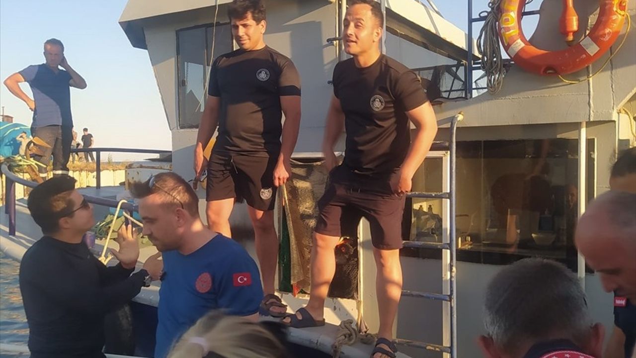Tekirdağ'da Kurbağa Adamlar 4 Kişiyi Kurtardı