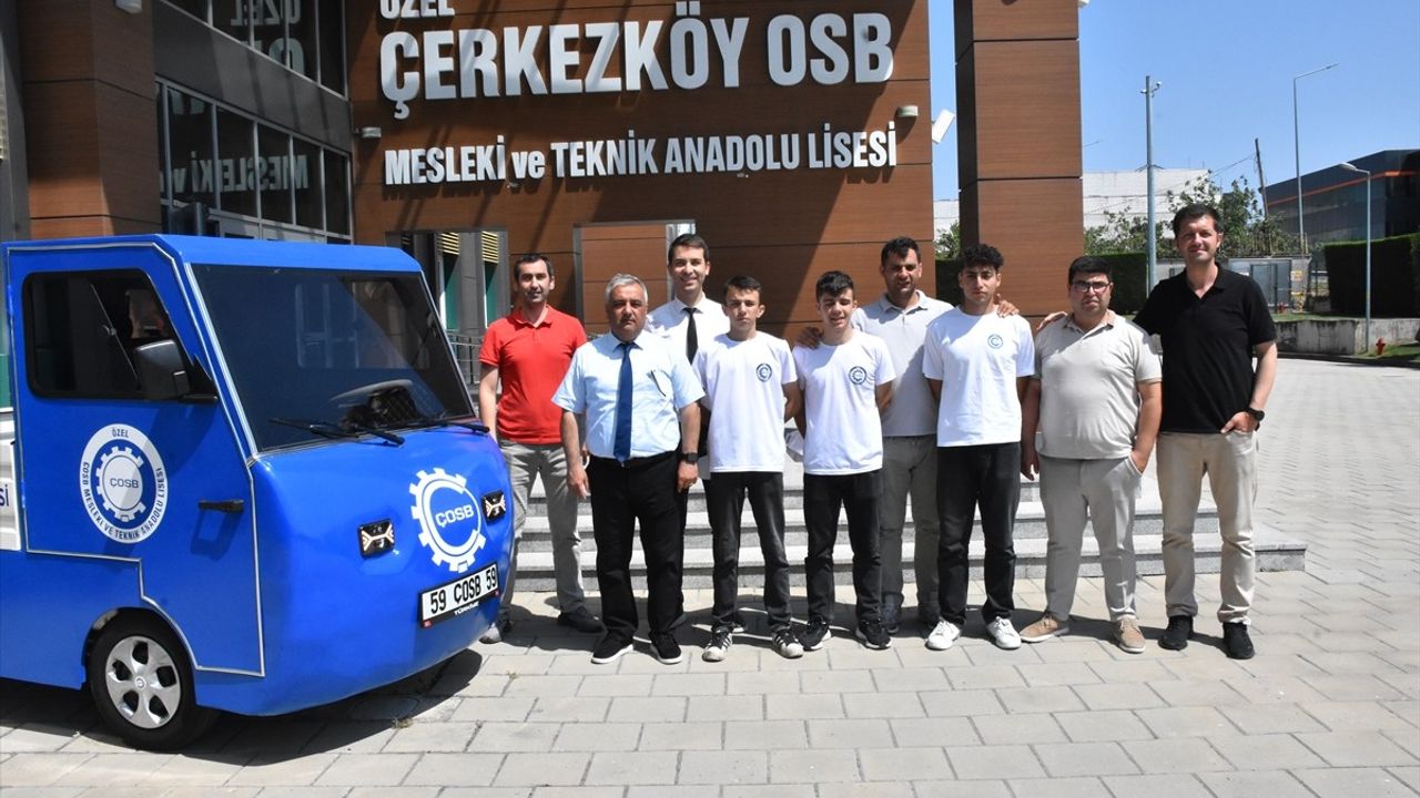 Tekirdağ Öğrencilerinden Yerli Elektrikli Kamyonet Projesi