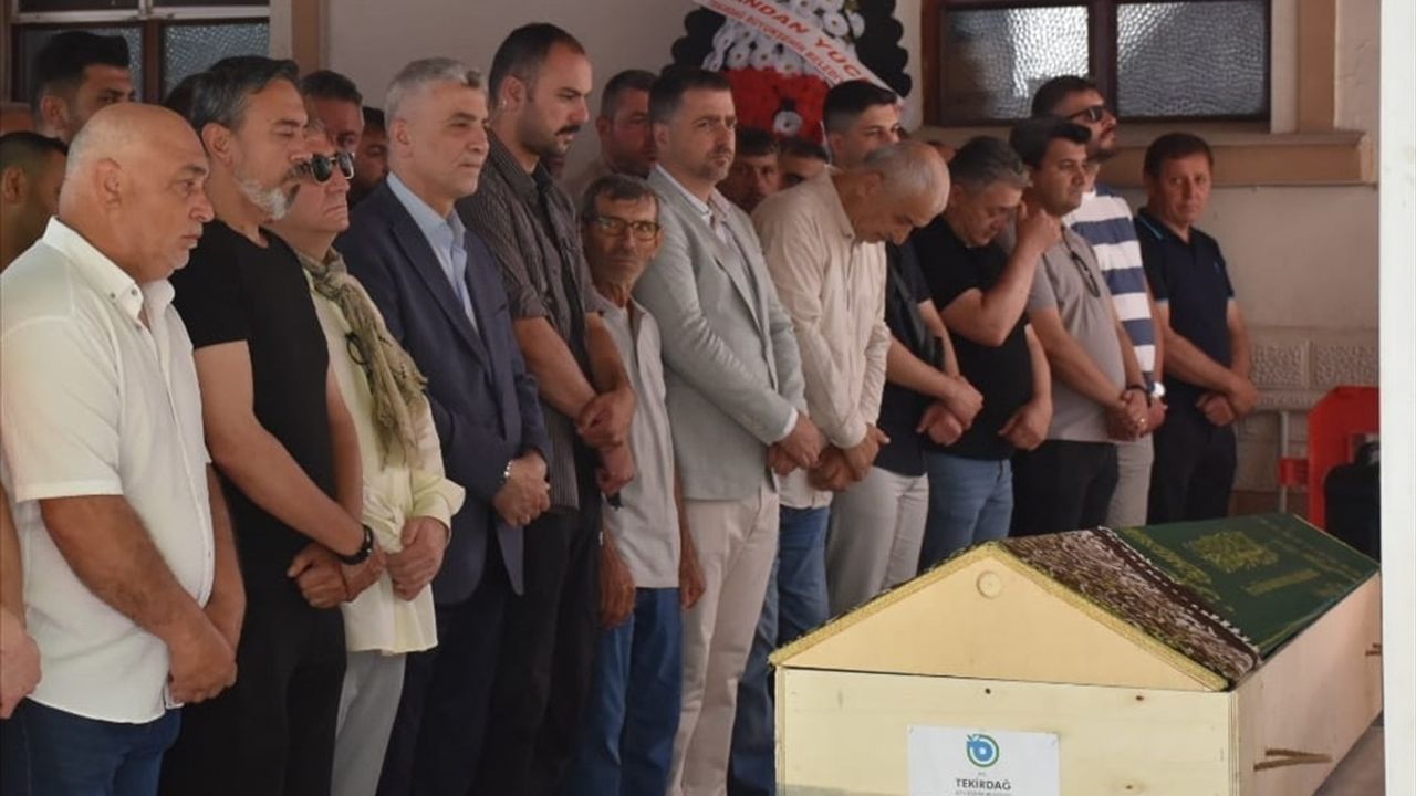 Ticaret Bakanı Bolat, Tekirdağ'da Cenaze Törenine Katıldı