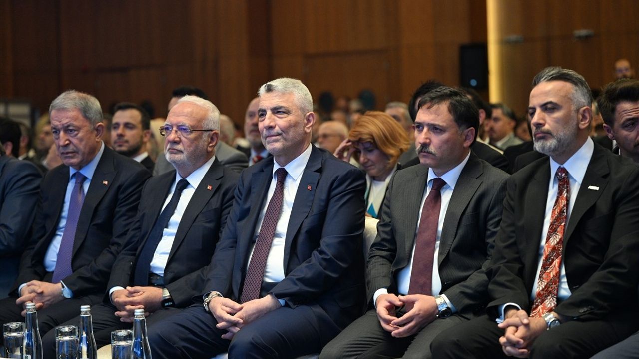 Ticaret Bakanı Ömer Bolat'tan Kültepe Ekonomi Zirvesi'nde Açıklamalarda Bulundu