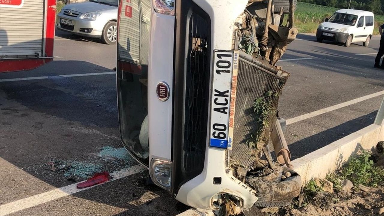Tokat'ta Trafik Kazası: 4 Yaralı