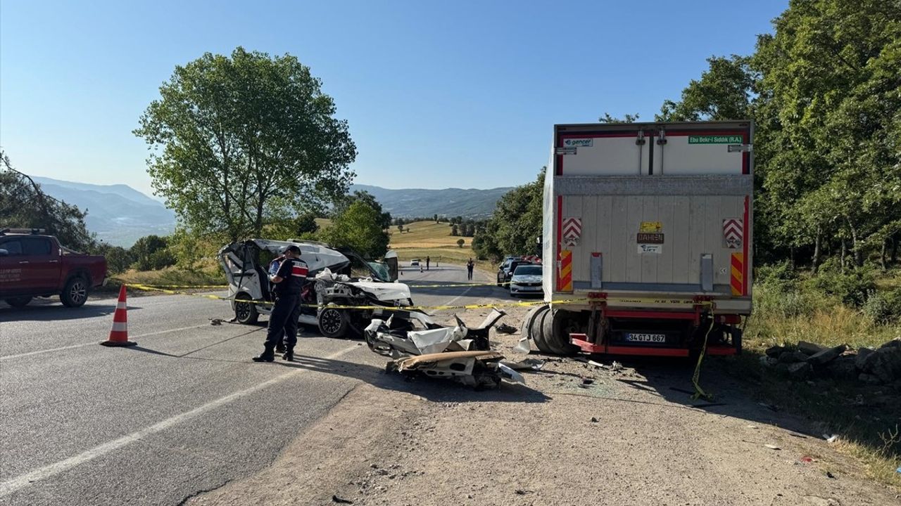Tokat'ta Trafik Kazası: İki Ölü, Üç Yaralı