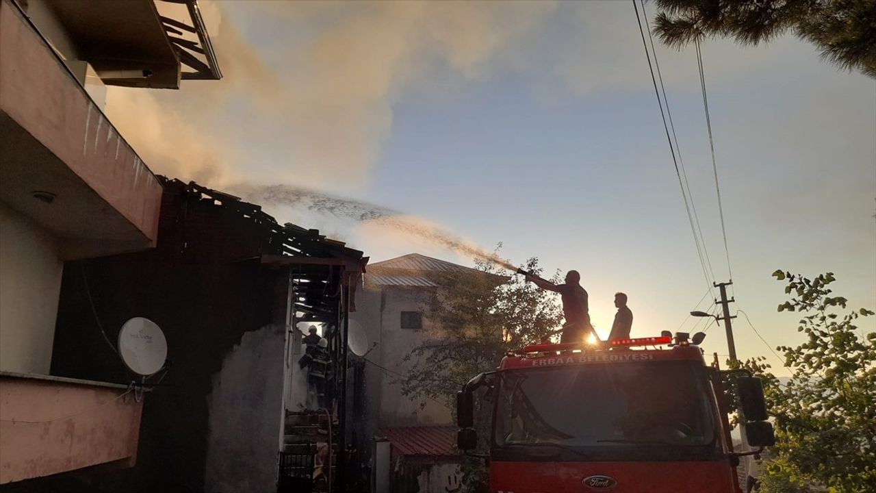 Tokat'ta Yangın: 3 Ev Hasar Gördü