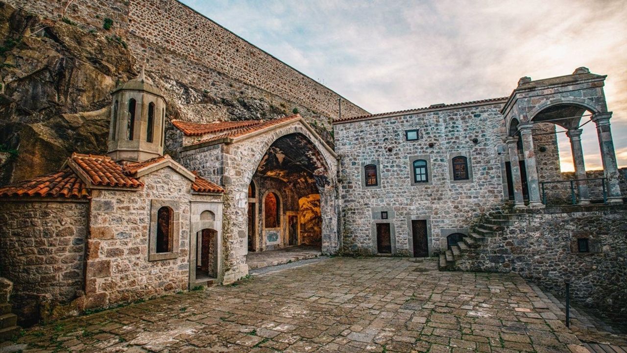Trabzon Atatürk Köşkü Rekor Ziyaretçi Sayısıyla Gündemde
