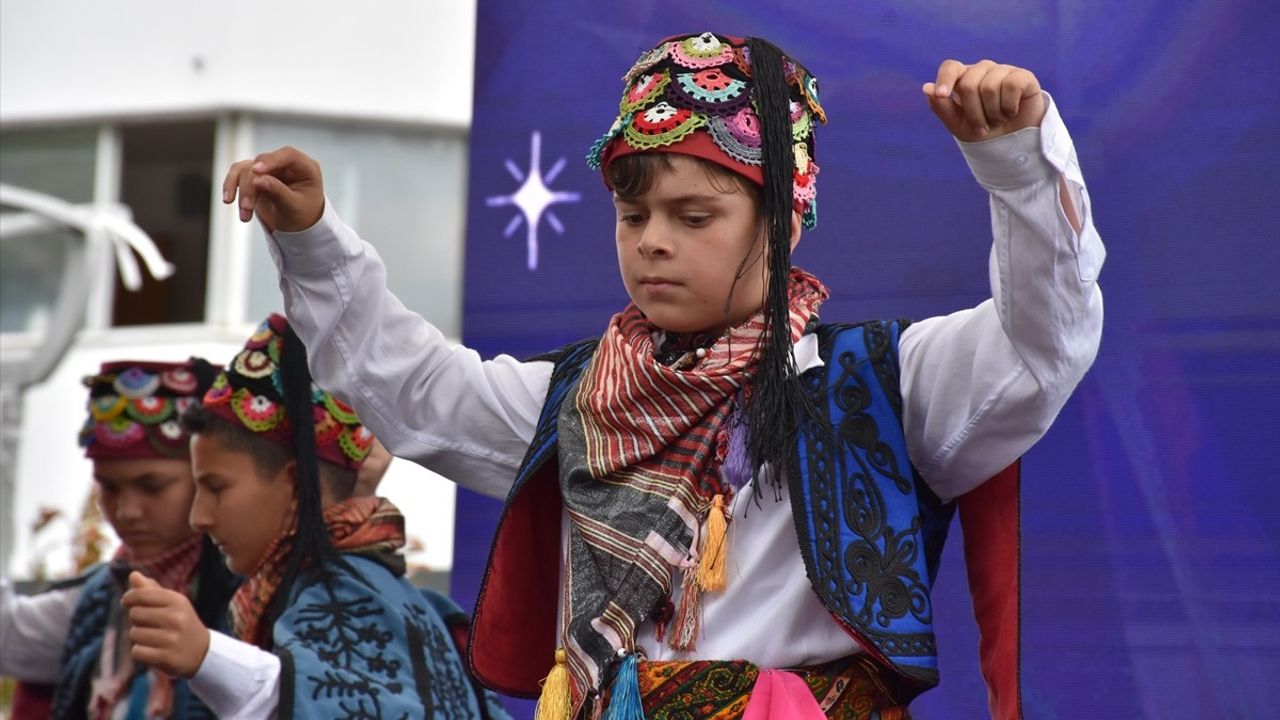 Trabzon'da 1. Kültür ve Sanat Festivali Coşkuyla Kutlandı
