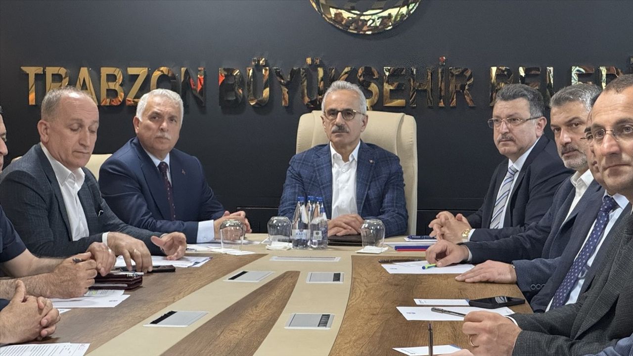 Trabzon'da Sel İncelemesi: Bakan Uraloğlu Çalışmaları Değerlendirdi