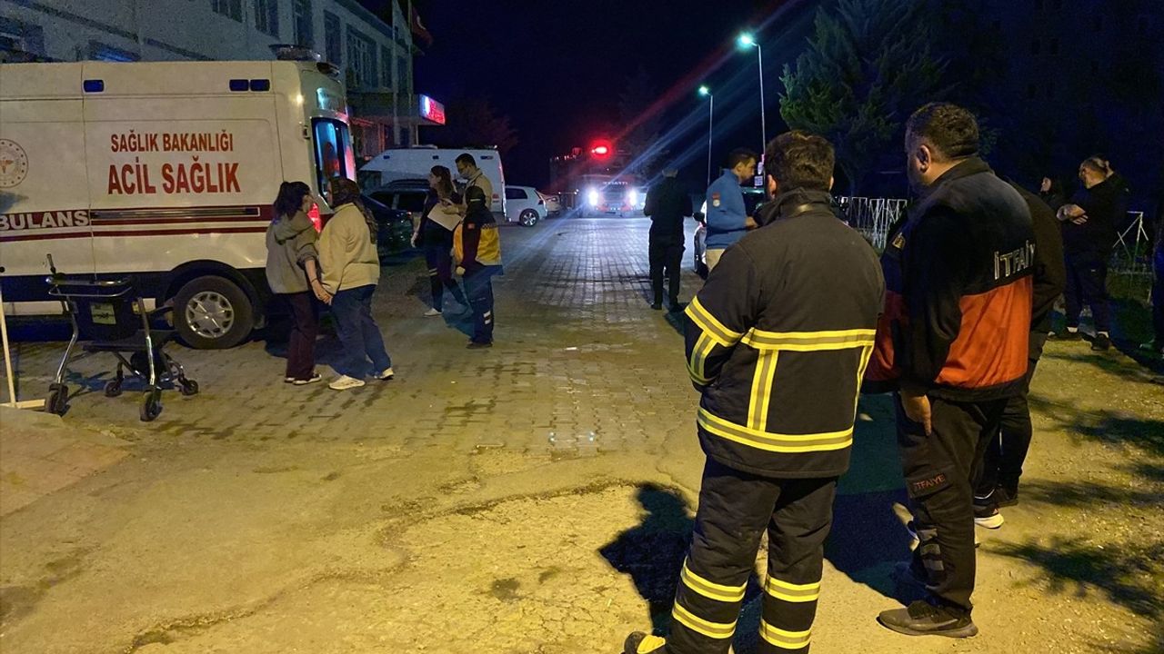 Türkeli Devlet Hastanesi'nde Acil Serviste Patlama: Bir Hemşire Yaralandı